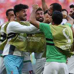 Der Iran gewinnt durch Tore in der Nachspielzeit nach der