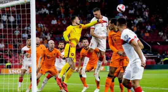 Der fuenfte Keeper Bijlow scheint bei der WM ploetzlich die