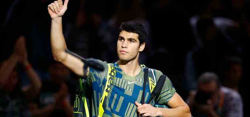 Djokovic im Freilauf ins Halbfinale von Paris Alcaraz gibt verletzt