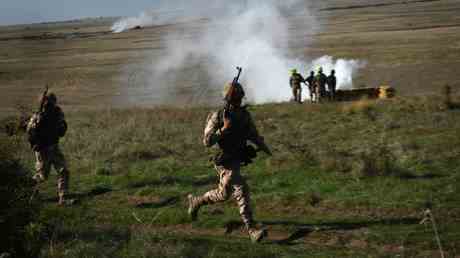 EU beginnt mit der Ausbildung des ukrainischen Militaers — World