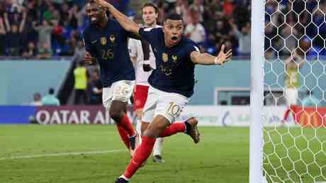 Mbappe sichert Frankreich die Passage in Katar — Sport