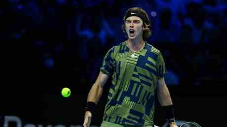 Rublev kaempft sich zurueck um beim ATP Finale weiterzukommen – Sport