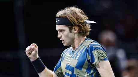 Rublev ueberholt Medvedev im Thriller der ATP Finals VIDEO —