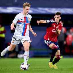 Schoener Assist Frenkie de Jong rettet Barcelona ​​Rot fuer Lewandowski