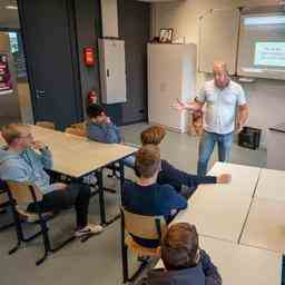 Schule versucht aus Nacktfoto Vorfall zu lernen JETZT