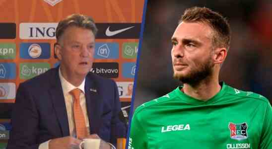 Van Gaal erklaert den vorbeigehenden Cillessen Er war in den