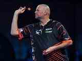 Van Barneveld onderuit in laatste test voor WK darts, Van Gerwen wel door