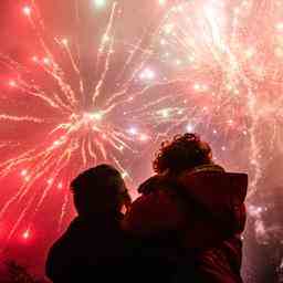 Westlaender duerfen an Silvester wieder Feuerwerke zuenden JETZT