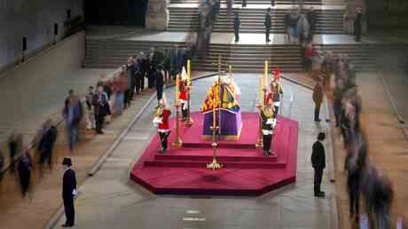 Westminster Hall waehrend der Beerdigung der Koenigin beschaedigt — World