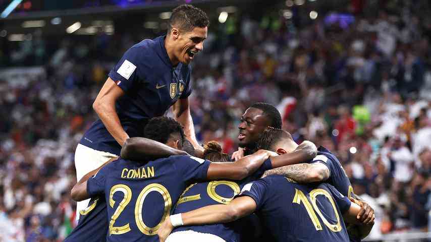 1670175037 513 Frankreich Viertelfinale bei WM nach Spezialtoren Mbappe und Giroud gegen