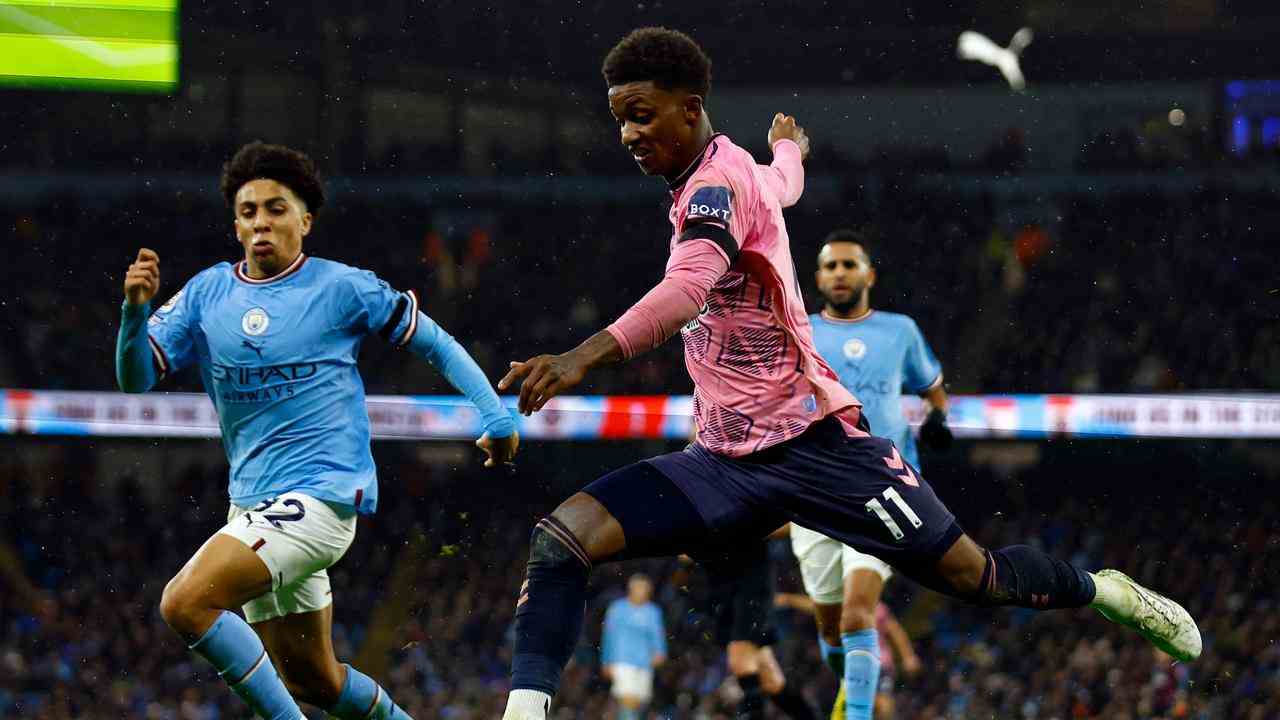 Bild aus Video: Evertons WM-Tor tut Manchester City weh