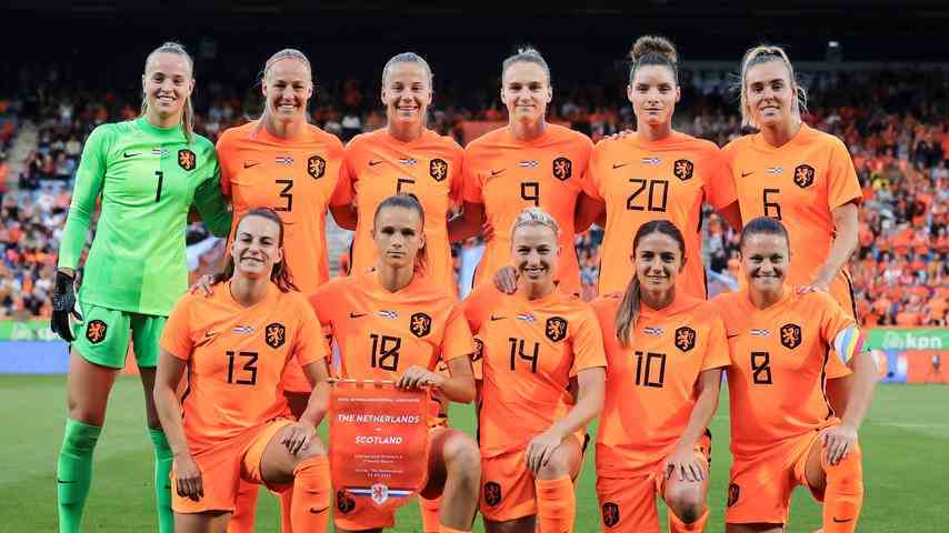 1672521234 534 Die Orange die Dutch Juniors und die Orange Women kaempfen