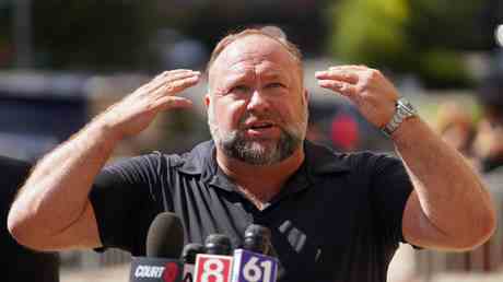 Alex Jones meldet Insolvenz an — World