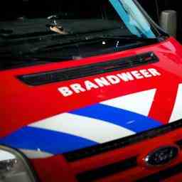 Autobrand vor Wohnung in Tilburg Polizei ermittelt wegen Brandstiftung