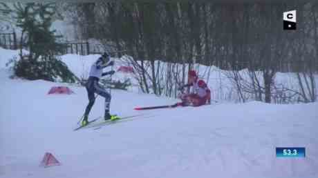 Die russische Skifehde verschaerft sich als der Star blutig zurueckbleibt