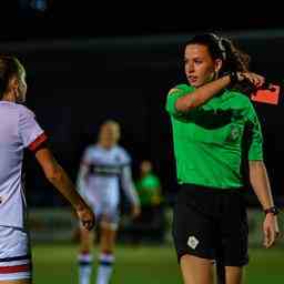 Erster in der Frauen Eredivisie Nur weibliche Schiedsrichter in der naechsten