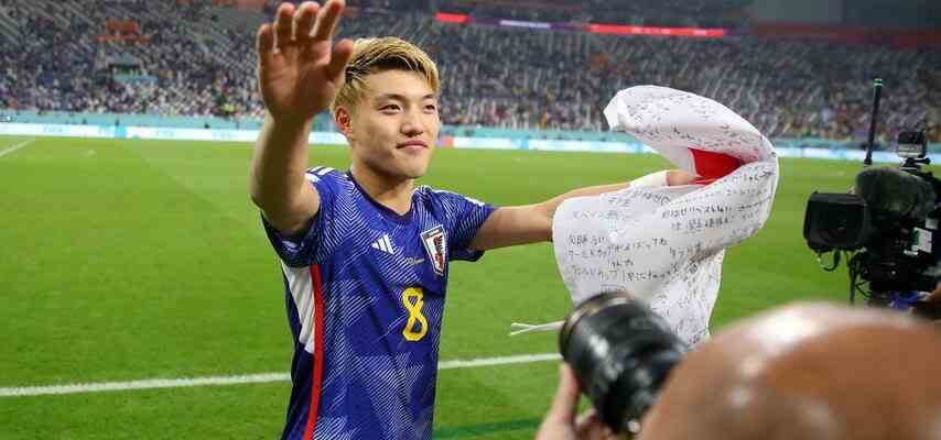 Japan und Suedkorea streben neuen Stunt an Fussball Weltmeisterschaft