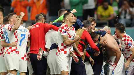 Kroatien schockt Brasilien im WM Shootout Drama — Sport