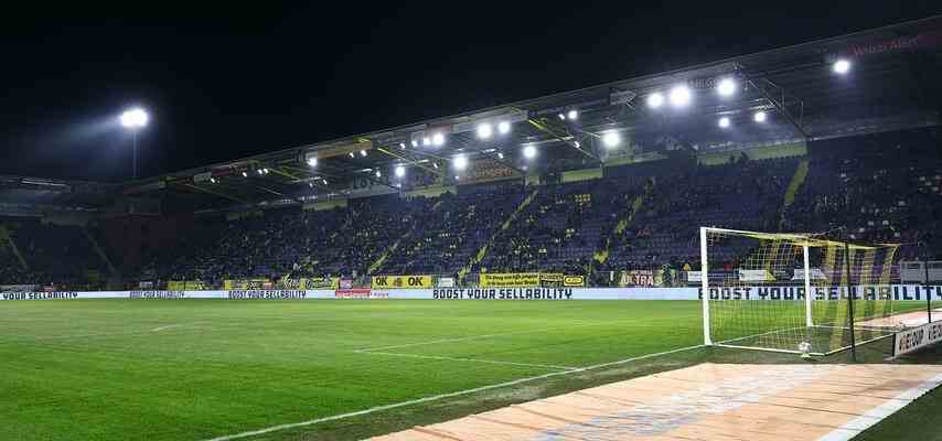 NAC Breda feuert Molenaar und ist bereit fuer den siebten