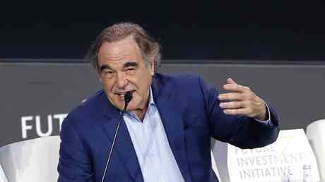 Oliver Stone untersucht Ursachen des Ukraine Konflikts — World