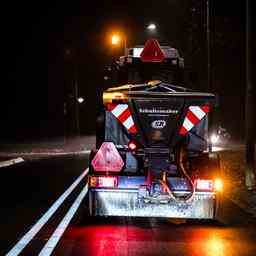 Rijkswaterstaat ueber Glaette Fahren Sie nicht auf die Strasse solange