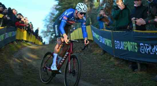 Van Aert schlaegt Van der Poel im spektakulaeren Azencross Van