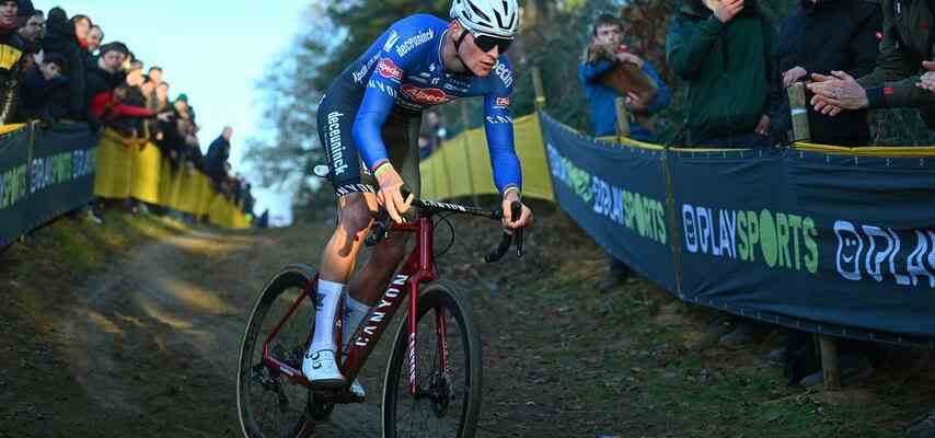 Van Aert schlaegt Van der Poel im spektakulaeren Azencross Van