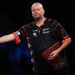 Van Barneveld nicht fit fuer erstes WM Spiel „War staendig auf