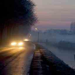 Wettervorhersage Code gelb fuer Nebel und Glaette mit gelegentlichen Winterschauern