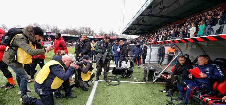 Ajax beendet dramatische Serie unter Heitinga mit einem Sieg gegen