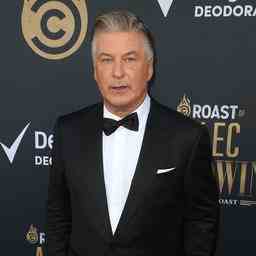 Alec Baldwin und Buechsenmacher werden wegen toedlichen Vorfalls am Set