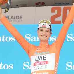 Australian Vine haelt Simon Yates Angriff stand und gewinnt Tour