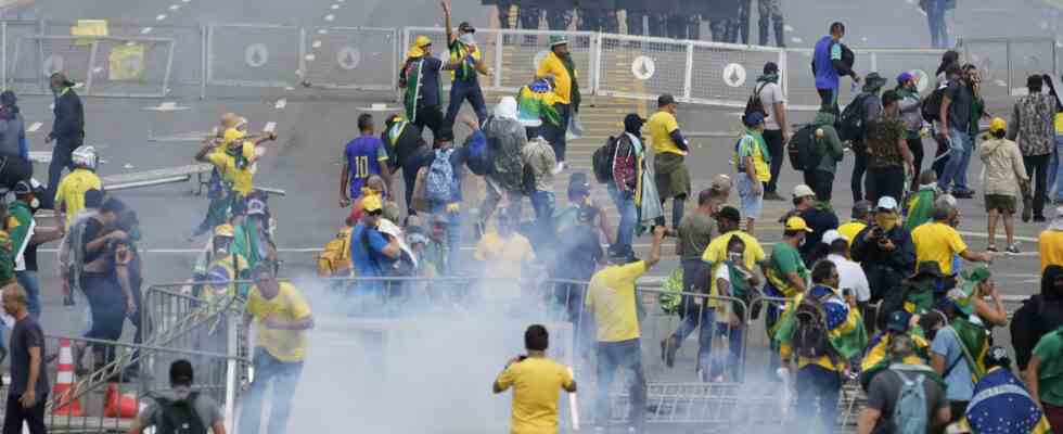 Die Unruhen in Brasilien koennten Lulas Hand gestaerkt haben Analysten