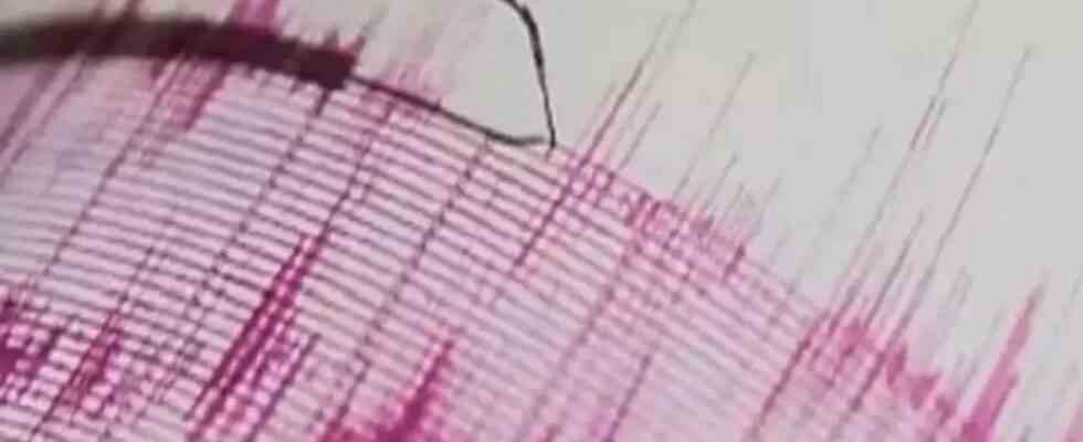 Erdbeben der Staerke 62 erschuettert Sumatra in Indonesien USGS