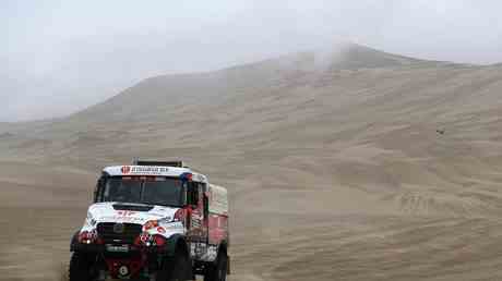 Fahrer zieht sich nach toedlichem Unfall von Rallye Dakar zurueck