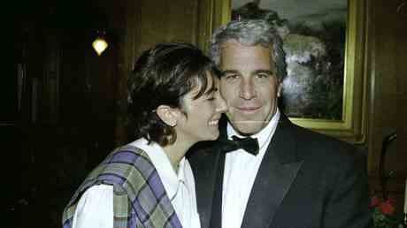 Ghislaine Maxwell erhebt Anspruch auf Tod von Jeffrey Epstein —