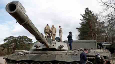 Grossbritannien schickt Panzer in die Ukraine — World