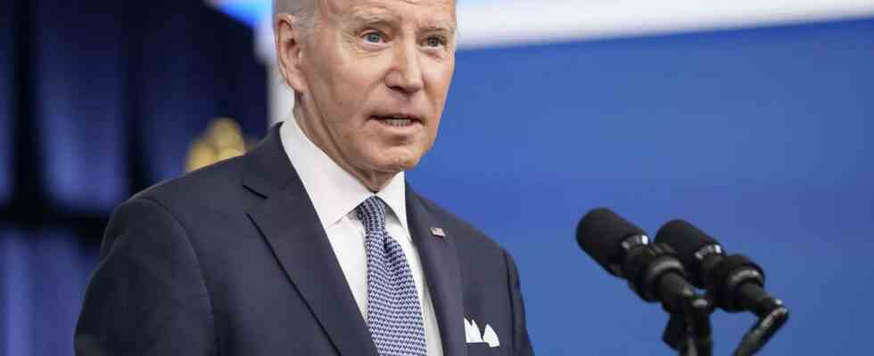 Joe Biden spielt das Problem mit geheimen Dokumenten herunter und