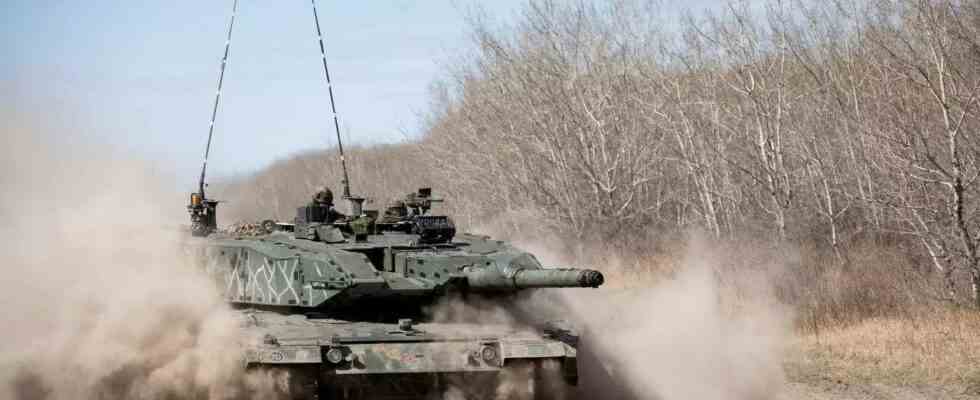 Kanada schickt vier kampfbereite Leopard Panzer in die Ukraine