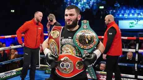 Russlands Beterbiev verteidigt Titel mit brutalem Stoppsieg in London VIDEO