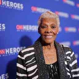 Saengerin Dionne Warwick schimpfte Rapper wegen frauenfeindlicher Raps Verleumden