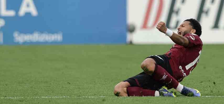 Spitzenreiter Napoli erholt sich von Fehltritt Vilhena verhilft Salernitana zum