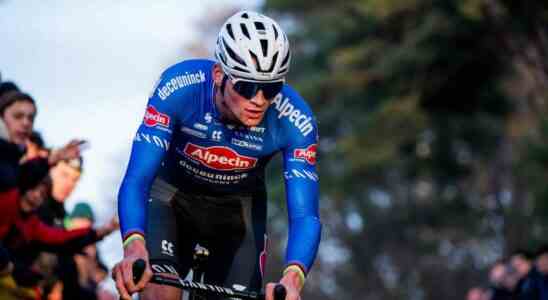 Supreme Van Aert laesst Van der Poel in Duinencross