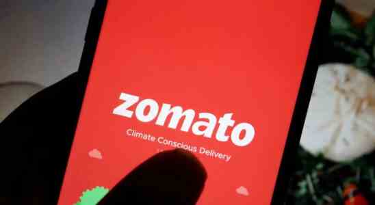 Zomato fuehrt das Gold Abonnement die verguenstigte Lieferung und die Rueckgabe