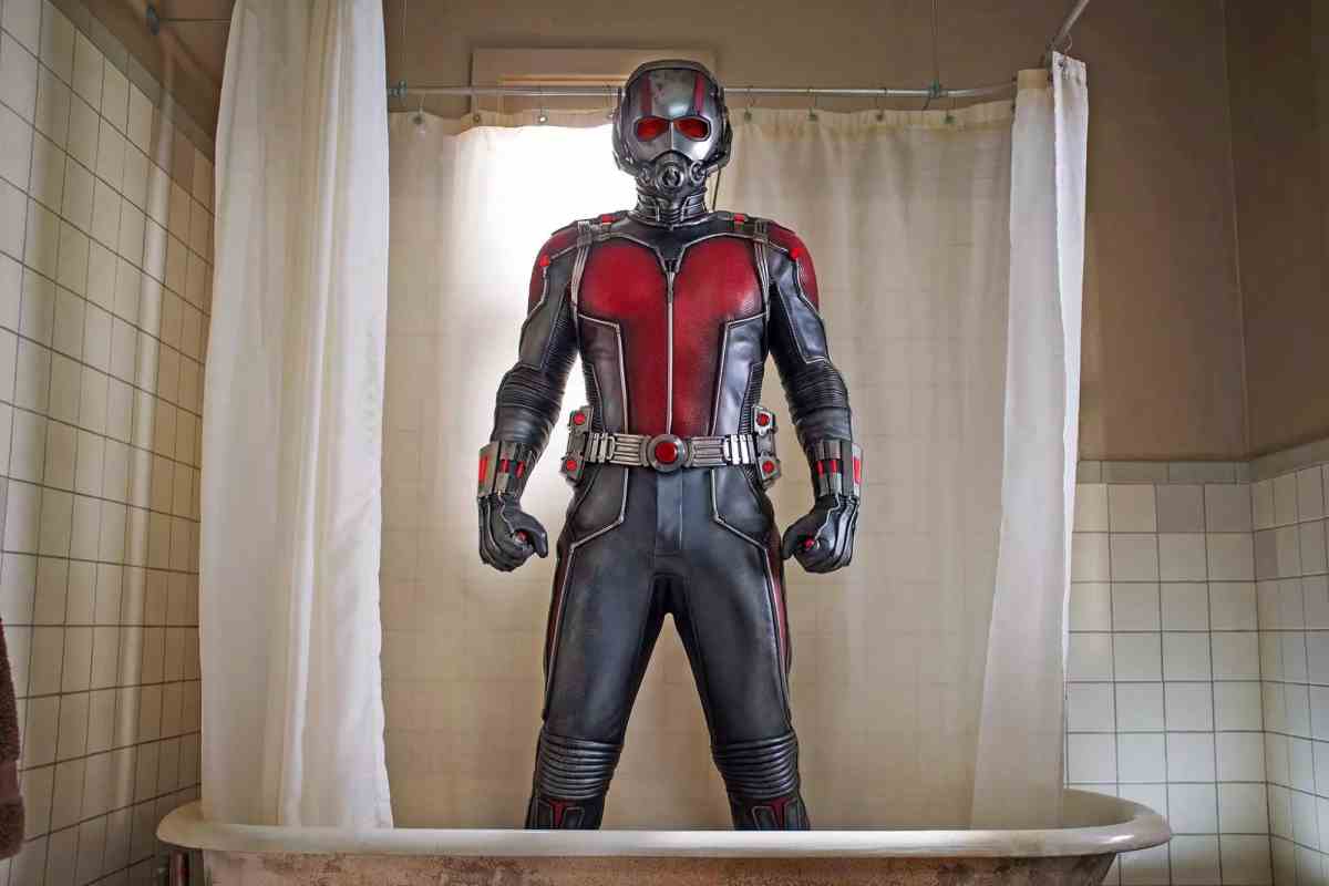 Ant-Man ist die Marvel Cinematic Universe MCU-Filme in ihrer generischsten, langweiligsten Action-Komödie, ohne Autor und anonym