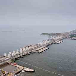 Afsluitdijk wegen Brueckenbruch fuer den Verkehr gesperrt Innere