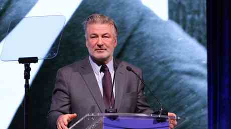 Alec Baldwin plaediert fuer „Rust Shooting – Unterhaltung