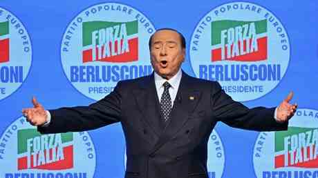 Berlusconi im „Bunga Bunga Prozess freigesprochen — World