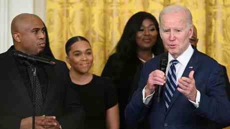 Biden nennt sich „nicht dumm — World