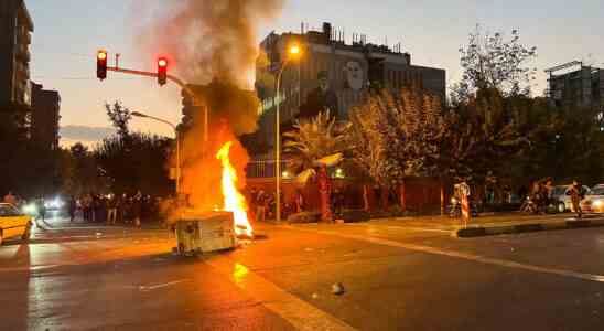 Der iranische Oppositionsfuehrer fordert unter Protesten ein Referendum